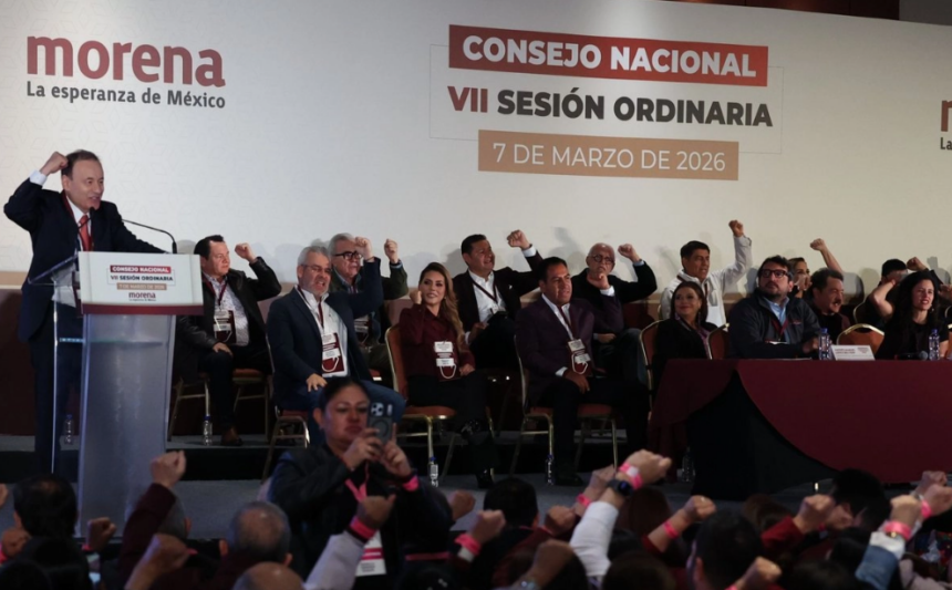 Sheinbaum exige renuncia de aspirantes de Morena a cargos públicos