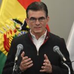 Presidente de Bolivia reduce su sueldo en respuesta a protestas
