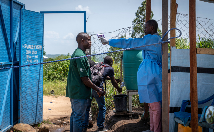 Uganda cierra frontera con RDC por brote de ébola