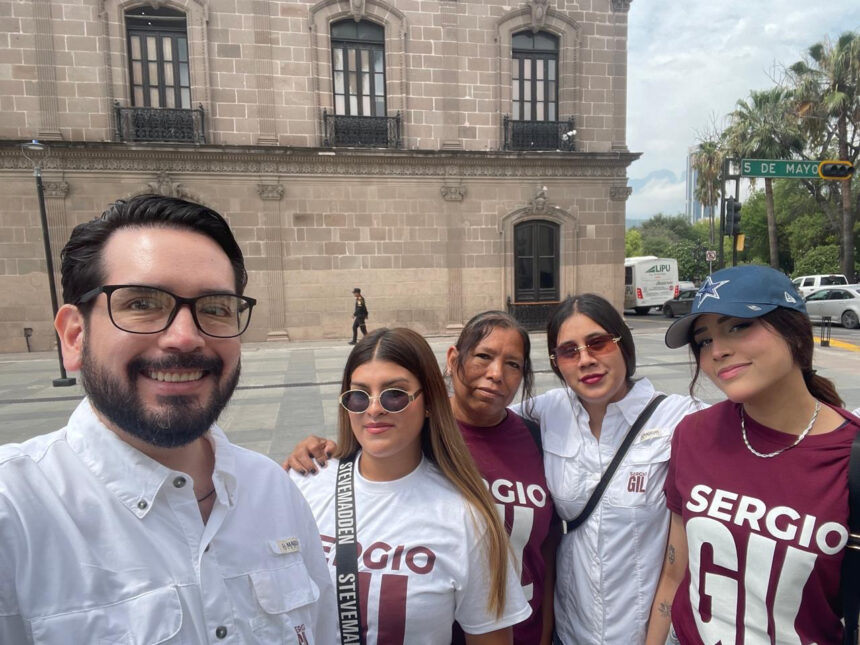 Sergio Gil analiza candidatura de Morena para Santa Catarina