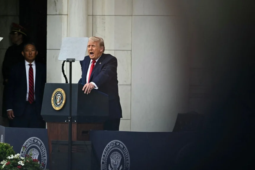 Trump defiende acciones militares en Venezuela e Irán en Arlington