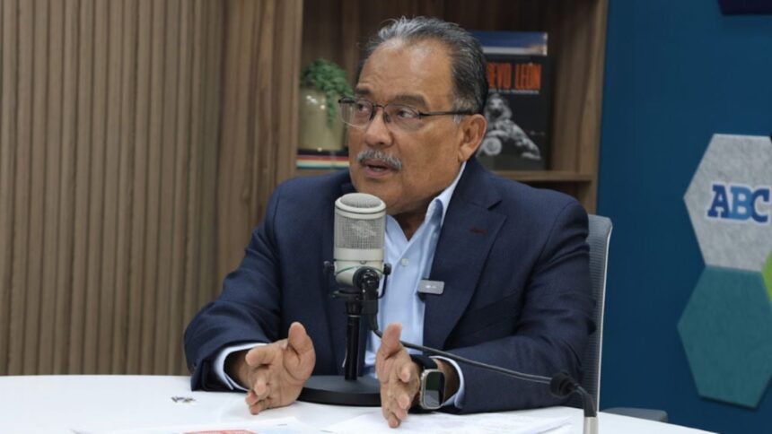 Andrés Mijes se postula a coordinador estatal de Morena NL