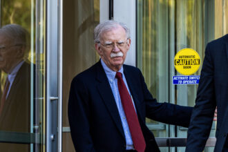 John Bolton se declarará culpable por manejo de documentos secretos