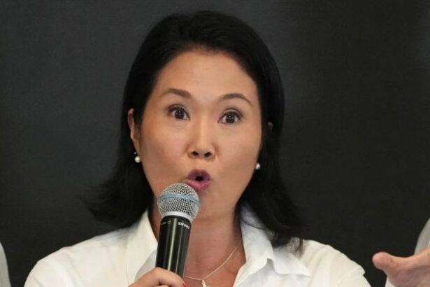 Keiko Fujimori aventaja por un punto con 89% de votos en Perú