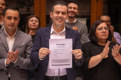 Ulises Mejía Haro se registra para liderar Morena en Zacatecas