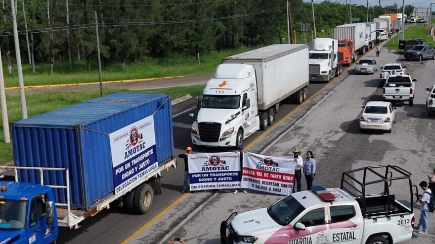 Transportistas levantan bloqueo en Tamaulipas tras acuerdos federales