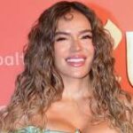 Karol G llama a la unidad tras elección del presidente de Colombia
