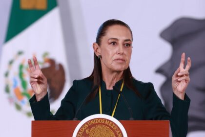 Sheinbaum niega colaboración de Morena con EE UU tras reportaje