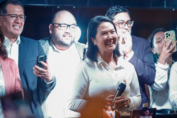Keiko Fujimori inicia transición y nombra equipo técnico en Perú