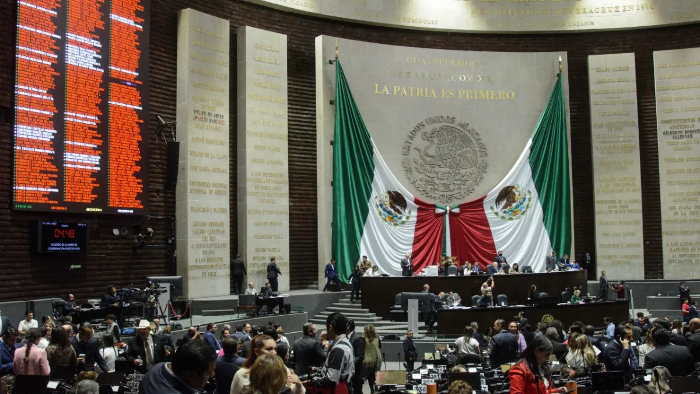 Morena prioriza regulación de IA y redes sociales en el Congreso