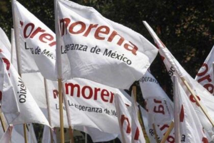 Morena cae 17 puntos en aprobación, revela encuesta Pew Research
