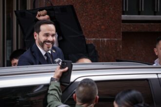 De la Espriella ordena cierre de 20 embajadas por austeridad