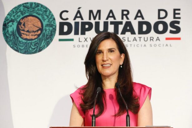 Congreso reconocerá a Isaac del Toro por podio en Tour de Francia