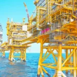 Precios del petróleo suben tras ataques entre EU e Irán