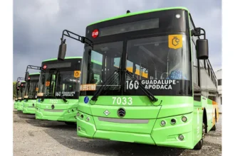 Monterrey suma 25 nuevos autobuses a gas natural en su red