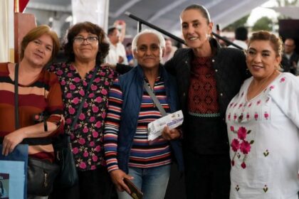 Sheinbaum entrega Pensión Mujeres Bienestar en Naucalpan