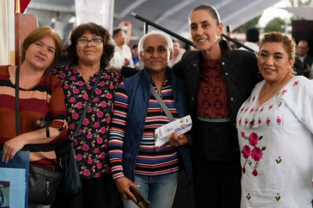 Sheinbaum entrega Pensión Mujeres Bienestar en Naucalpan