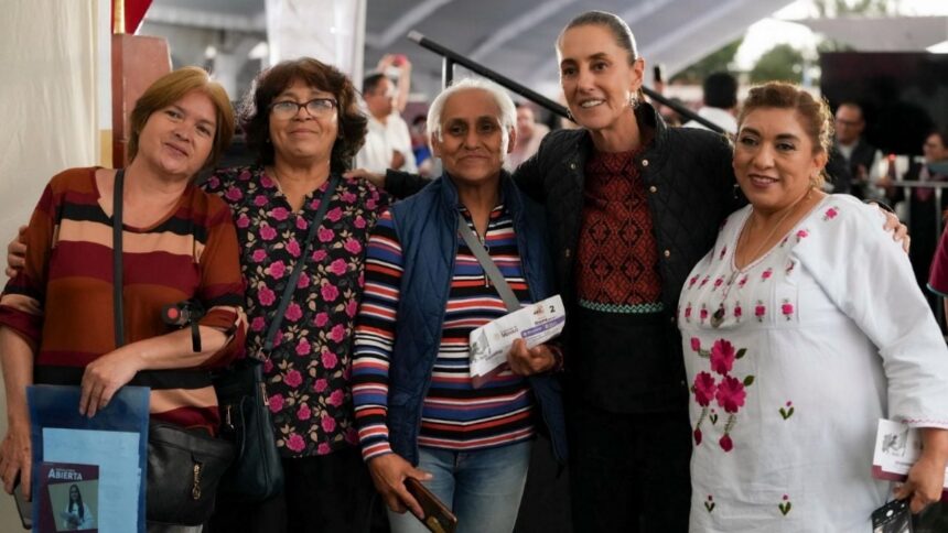 Sheinbaum entrega Pensión Mujeres Bienestar en Naucalpan