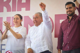Severiano de la Rosa respalda a Morena en asamblea en Amozoc