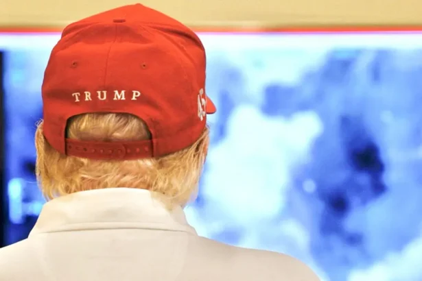 Trump promete 5,000 dólares por adulto si ganan republicanos