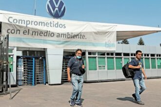 CCE prevé más despidos en Volkswagen Puebla y proveedoras