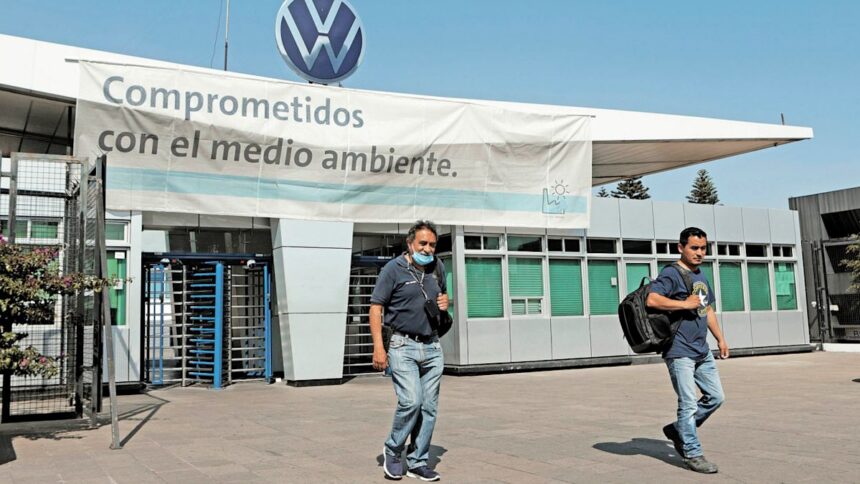 CCE prevé más despidos en Volkswagen Puebla y proveedoras
