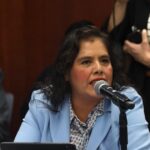 Morena propone prohibir doble nacionalidad a senadores en México