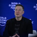 Alex Gibney estrena documental crítico sobre Elon Musk en octubre