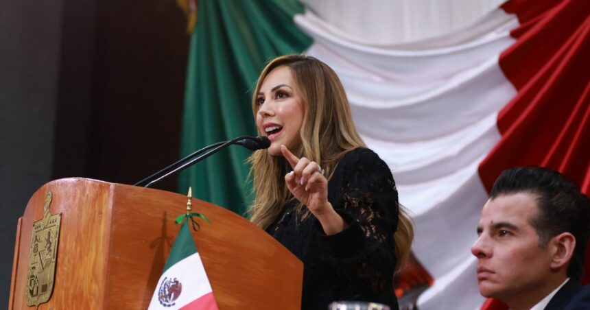 Perla Villarreal asume Congreso de Nuevo León en clima de tensión