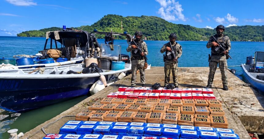 Panamá incauta 1,208 paquetes de droga en dos operativos clave