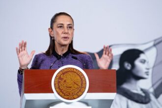 Sheinbaum defiende reforma que prohíbe doble nacionalidad en cargos
