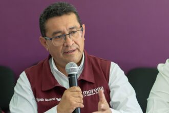 Diez diputados de Morena Puebla buscan coordinar distritos en 2027