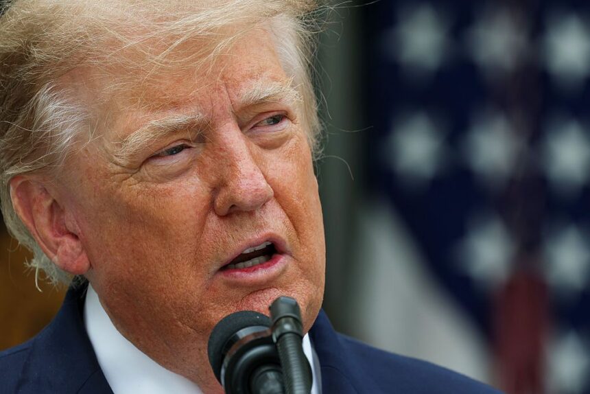 Aliados de Trump contemplan ley marcial ante elecciones 2026