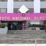 INE multa a Morena con casi 40 millones por afiliaciones indebidas
