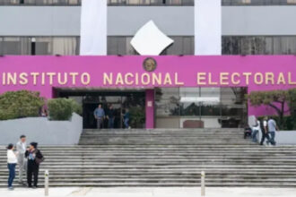INE multa a Morena con casi 40 millones por afiliaciones indebidas