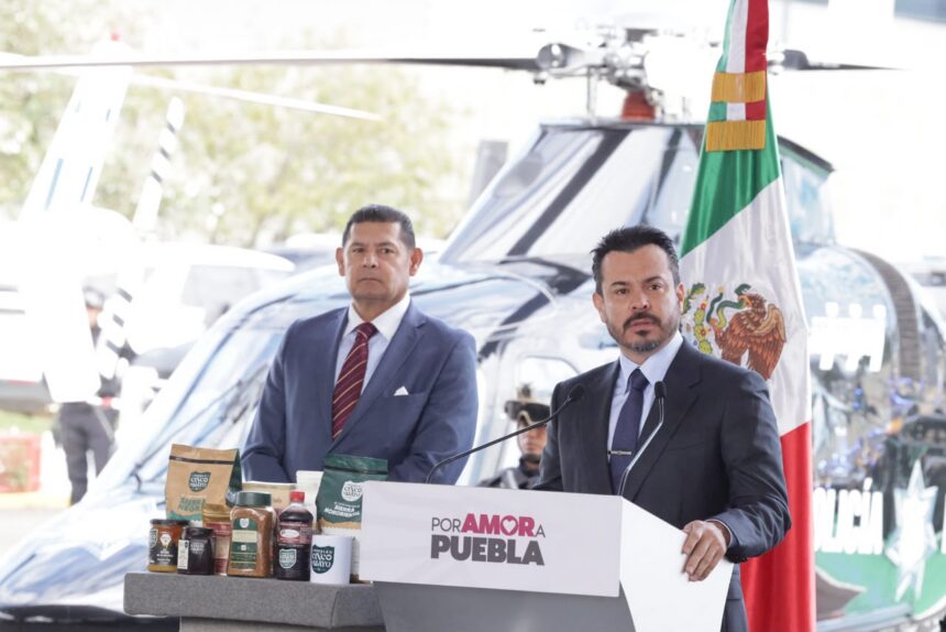 Puebla inicia construcción de tres estaciones de transporte por cable