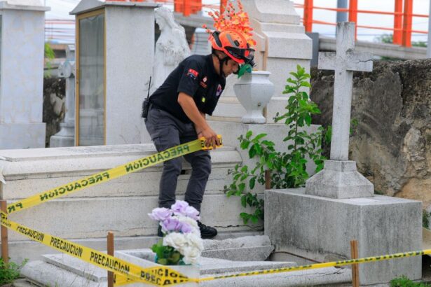 Guadalupe refuerza seguridad en panteones por Día de Muertos